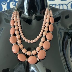 Blush and silver 3 layers necklace 🌸🎀